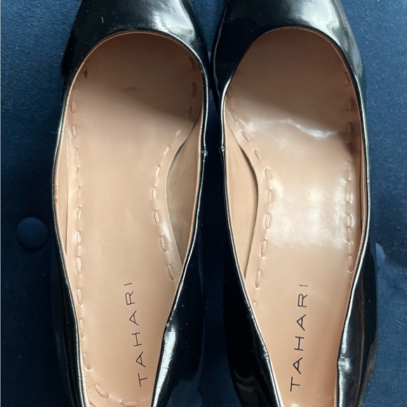 Black patent platform slip on pumps - Picture 3 of 6